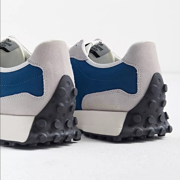 New Balance 327 Sneaker - Picture 6 of 8